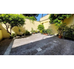 Casa Pontano | Appartamento con Parcheggio e Giardino a Napoli